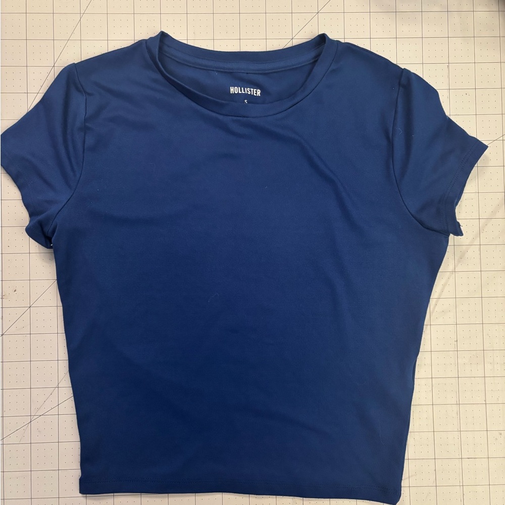 Hollister Women's Navy Short Sleeve Tee